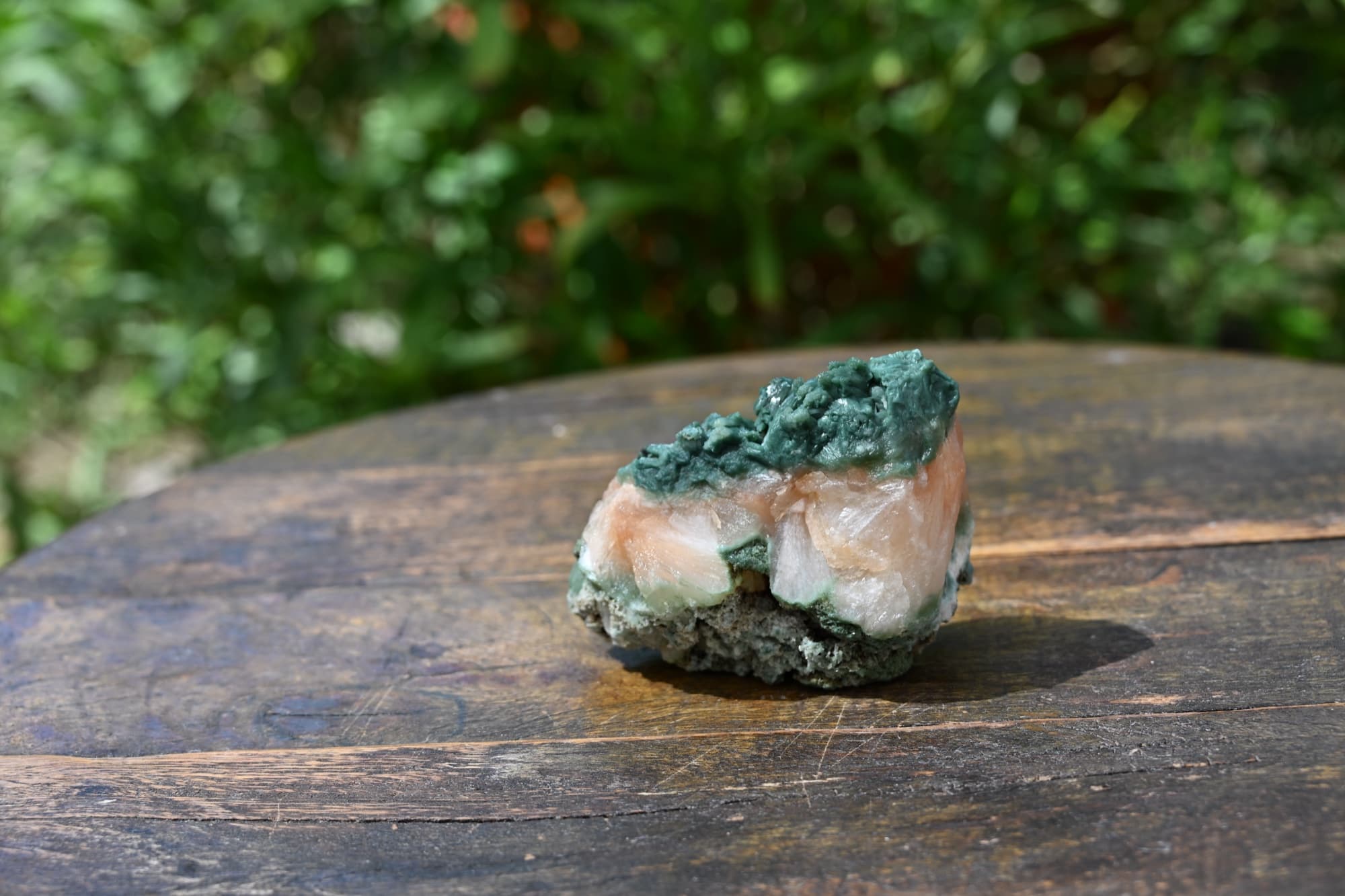 Stilbite and Celadonite on Basalt Matrix — view 14