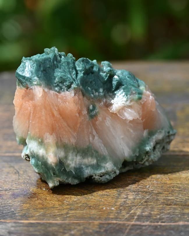 Stilbite and Celadonite on Basalt Matrix